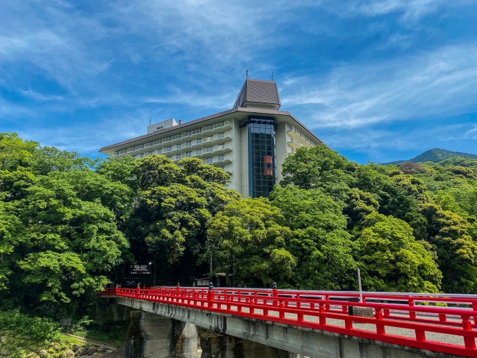 箱根湯本駅より徒歩3分の『湯本富士屋ホテル』